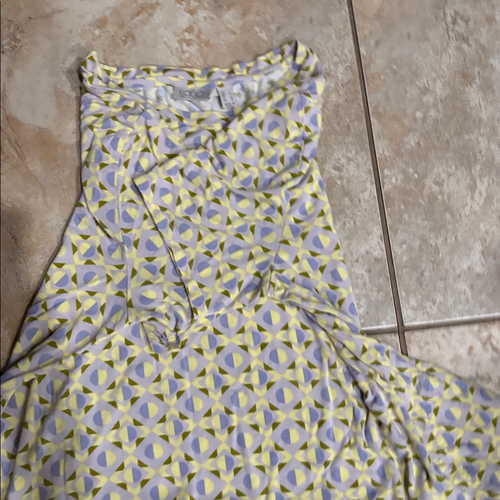 Geometric Patterned Women's Top - Picture 3 of 5